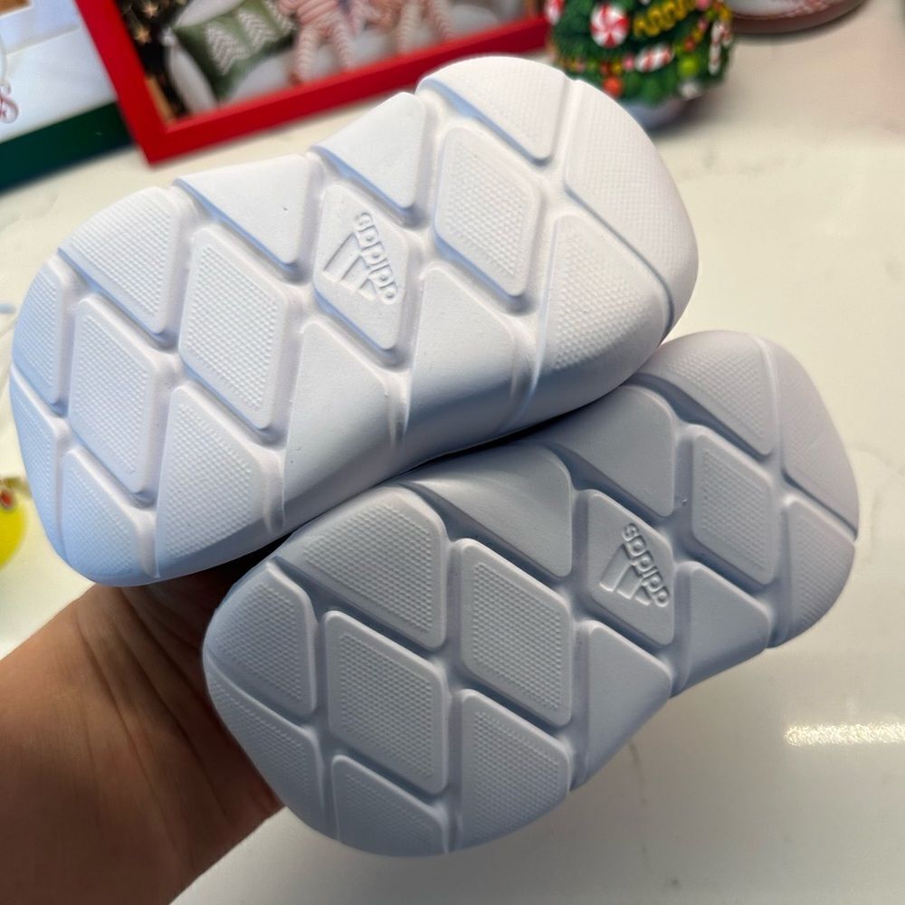 Infant Disney adidas monofit Minnie Mouse. Size 4. Never worn. - Picture 7 of 8